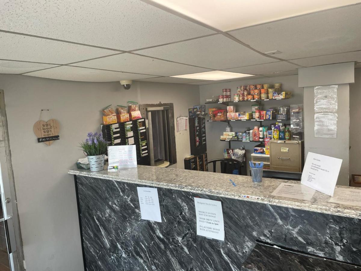 Budgetel Inn And Suites - Louisville Esterno foto